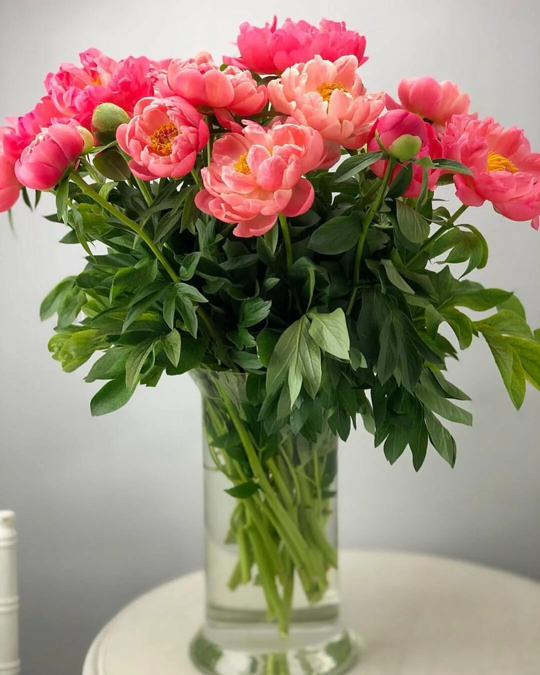 Букет в вазе. Название цветов которые долго стоят в вазе. Ирис флористика. Название цветов которые долго стоят в вазе. Название цветов которые долго стоят в вазе.