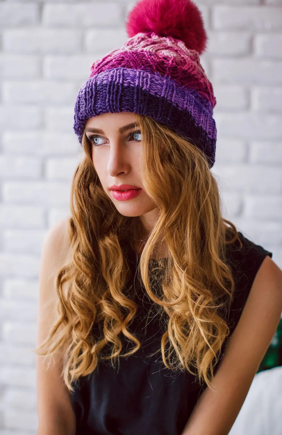 Женская шапка kamea willi. Модные вязаные шапки. Шапка модные фото. Шапка женская. Шапки бини женские 2022.