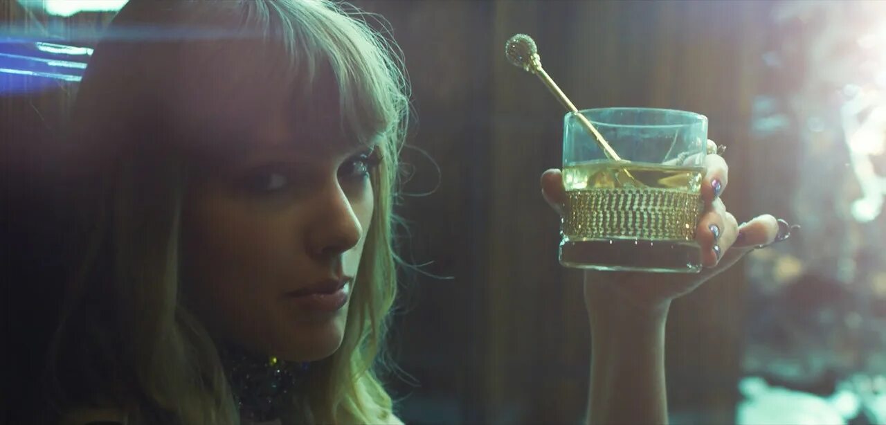 So high school taylor swift. Тейлор свифт end game. taylor swift drink. end game taylor swift мост. taylor swift - end game ft. ed sheeran, future.