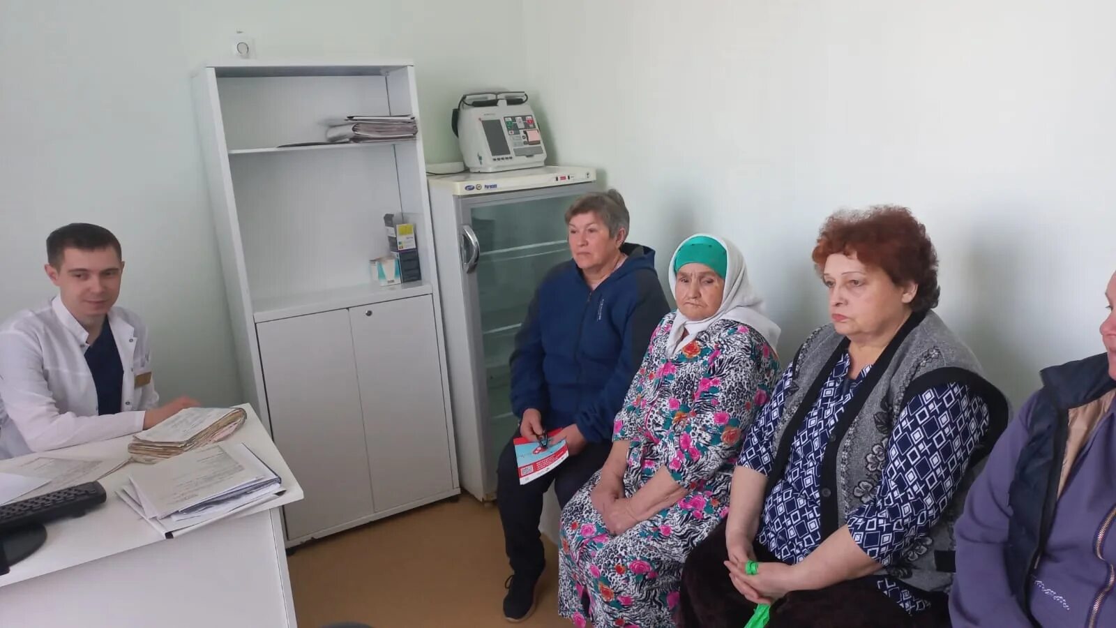 Фото медицинского работника. Пестречинская црб,стационар. Больница мамадыш. Гауз пестречинская центральная районная больница. Кожаная больница.