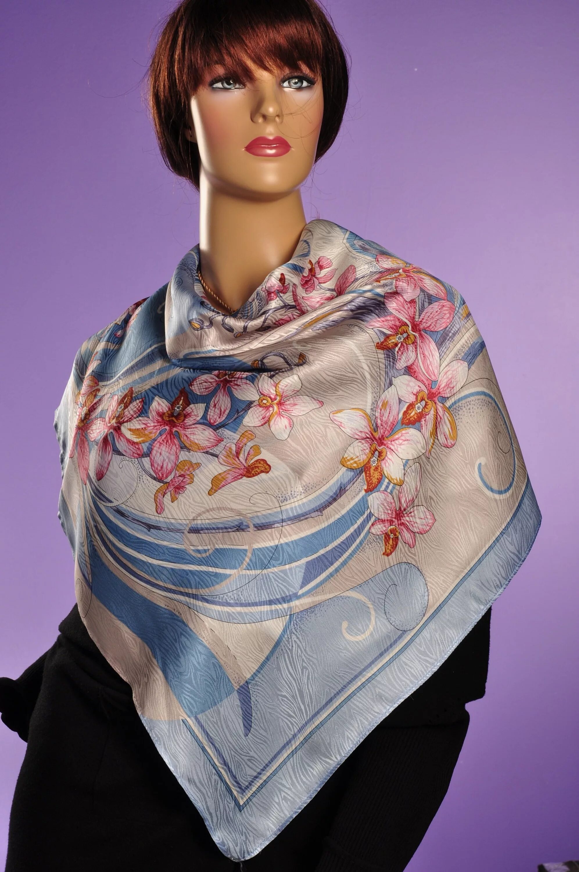 Платок женский. Платки красивые женские. Платок кристиан лакруа шелк. Красивые платки. Казанские платки.