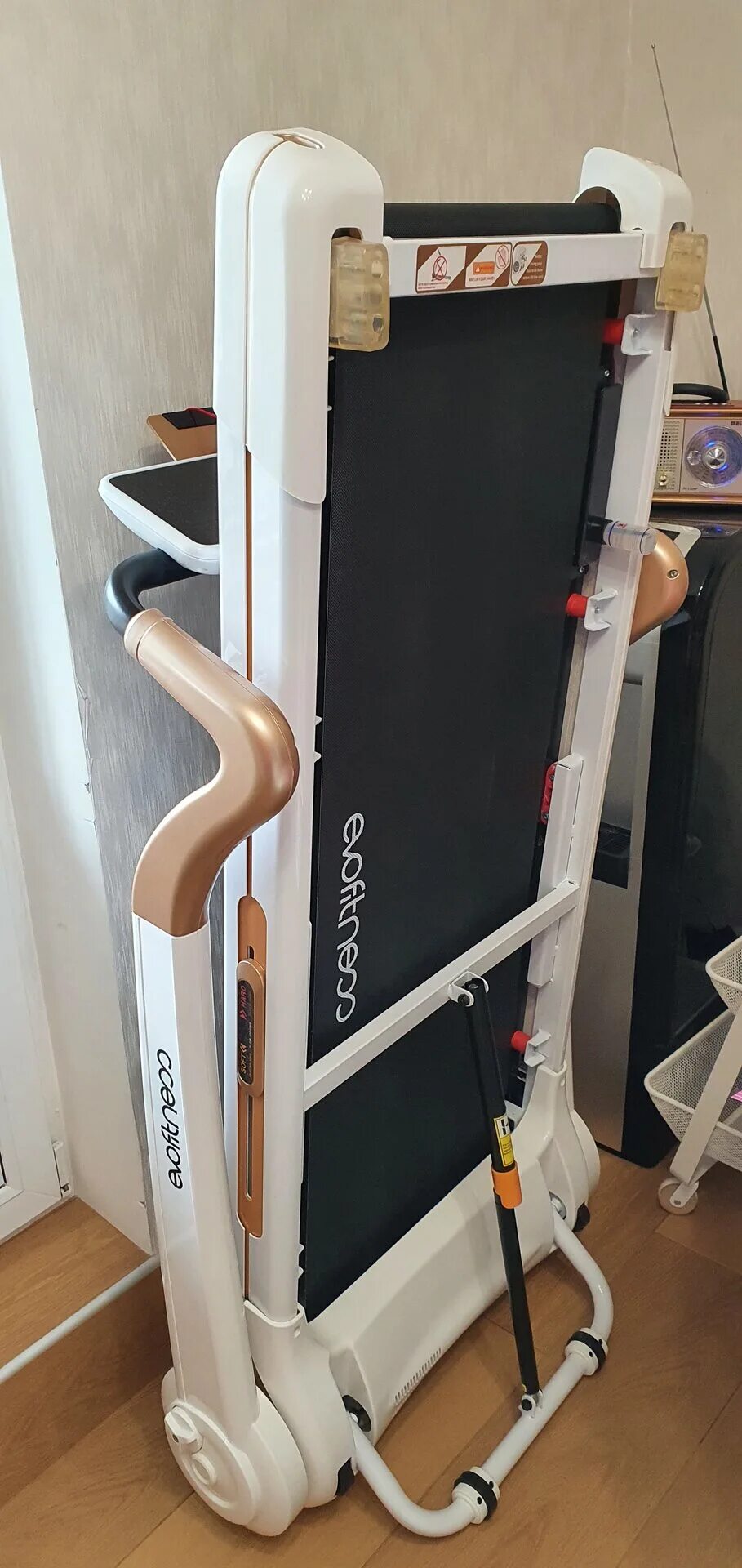 Cosmo 5. Космо 05. Эван стэнли комиксы. Беговая дорожка evo fitness. Артикул cosmo 05.