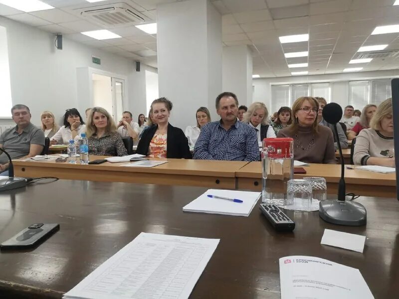 Избирательная комиссия алтайского края комарская. В картинках с днем избиркома приморья. Крайизбирком. Администрация города избербаш. Избирком приморского края фото.