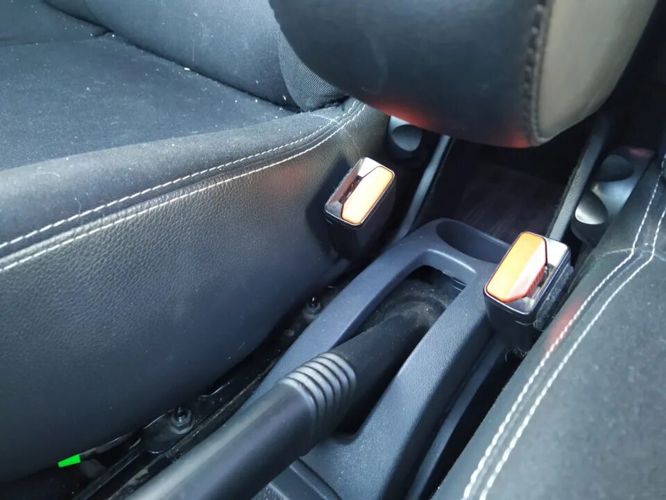Как снять подлокотник рено сандеро степвей Подлокотник. Renault Sandero Stepway (2G), 1,6 л, 2019 года аксессуары DRIVE2