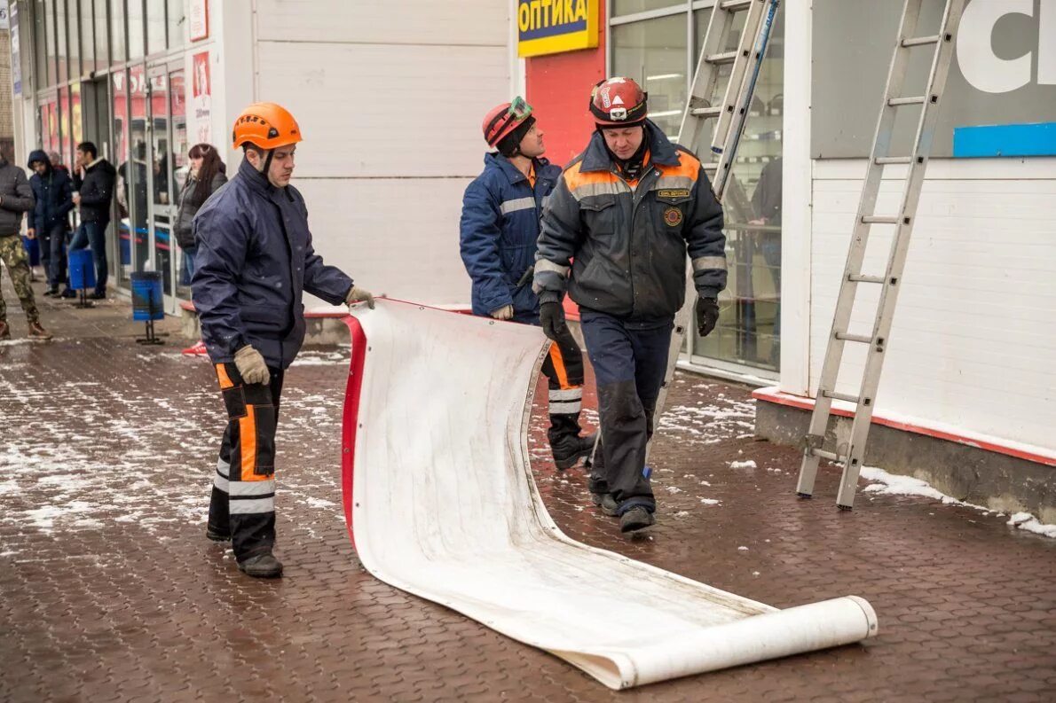 Благоустроенные дворы осень. Ярмарка невская, воронеж. Дзержинском. Рынок в брагино ярославль. Вакансии в дзержинском районе ярославля.