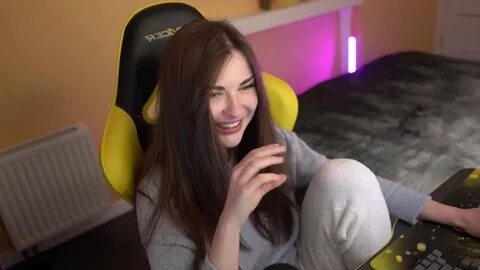 Девушки со стримов