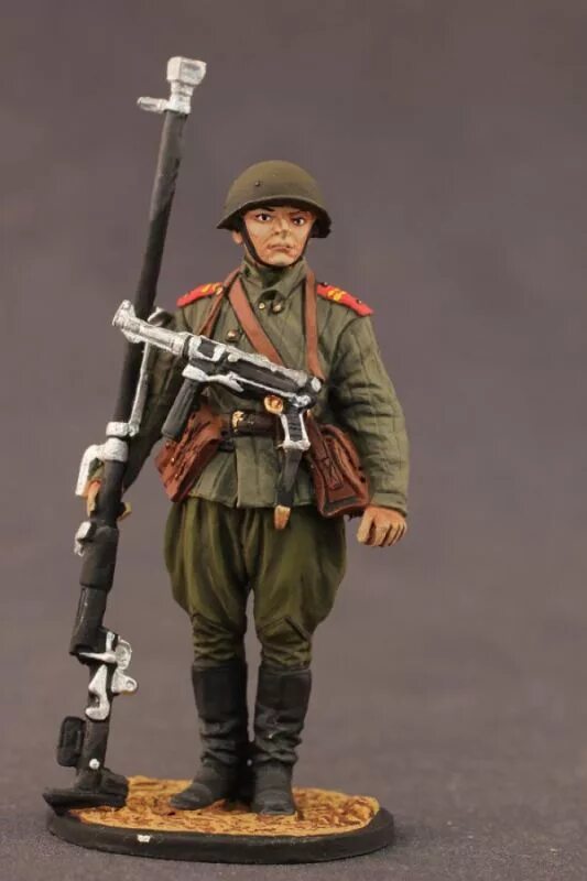 Капитан ркка 1943. 1943 45. Девушка-санинструктор, сержант красной армии. 1943 45. Статуэтка санинструктор.