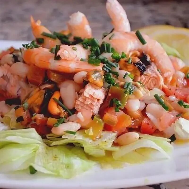 Морской коктейль - быстрый салат с морепродуктами " Рецепты салатов