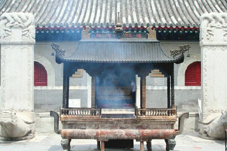 Монастырь байюньсы в пекине. Монастырь байюньсы в пекине. Храм байюньгуань пекин. Монастырь байюньсы в пекине. Облако пекин.