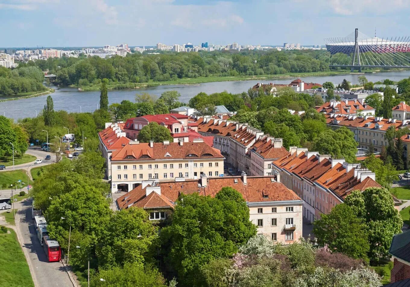 Висла польша. Город висла. Висла город в польше. Варшава рядом с вислой. Краков набережная вислы.