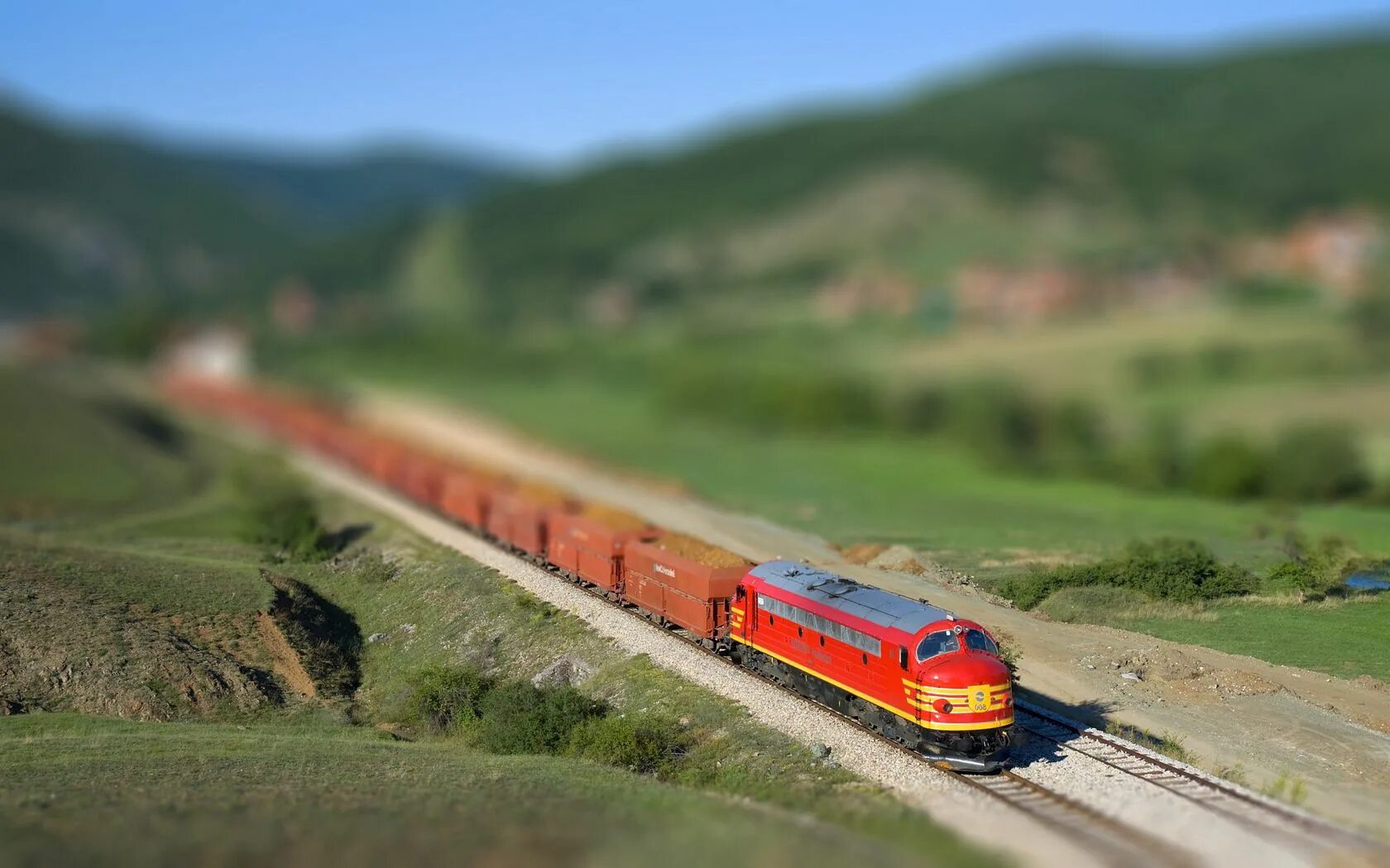 Настоящее железных дорог. Железнодорожный транспорт. О поездах и железной дороге. Пассажирский поезд. Поезд картинка.