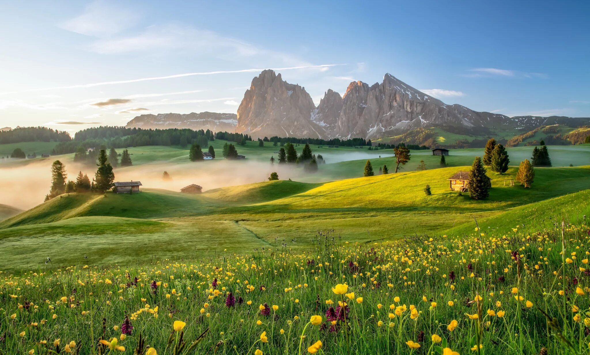 Landscape. Альпийские Луга Италии. Весна в Доломитовых Альпах. Зеленые холмы Доломитовые Альпы. Альпийские Луга Альпы.