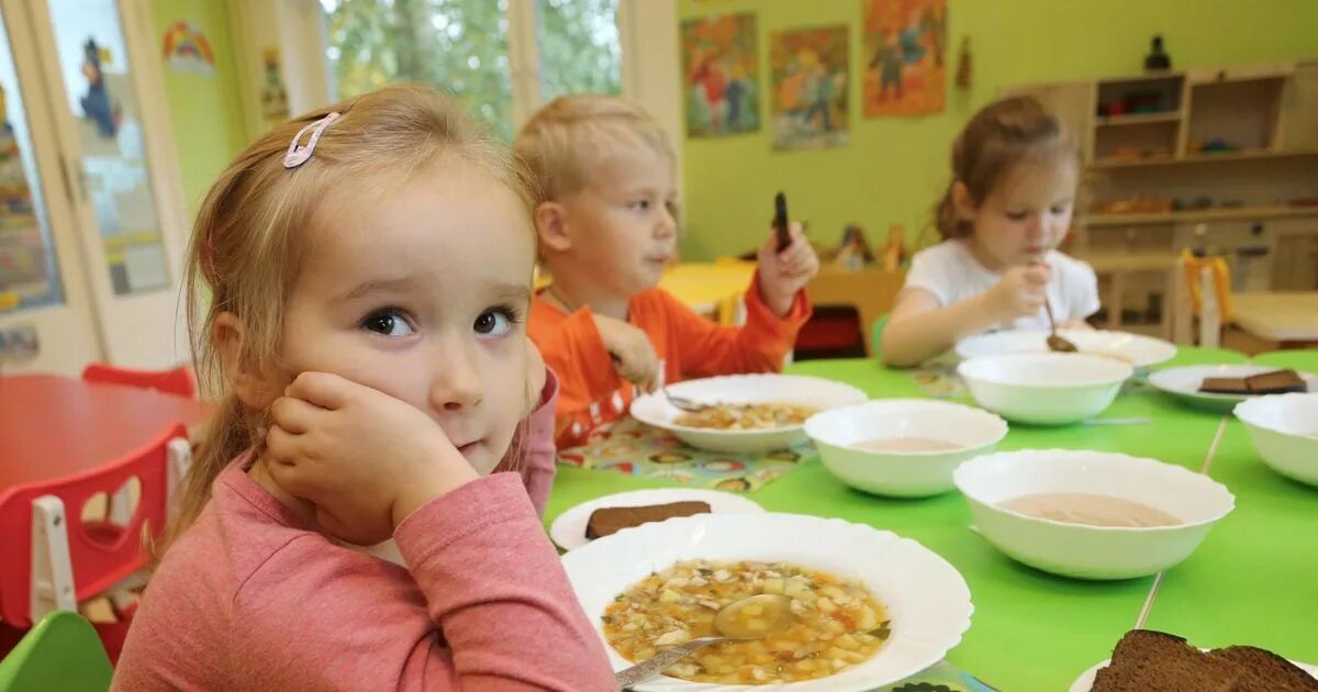 Школьное и дошкольное питание. Питание в детском саду. Питание в детском саду фото. Ирландия детские сады еда. Еда в садике.