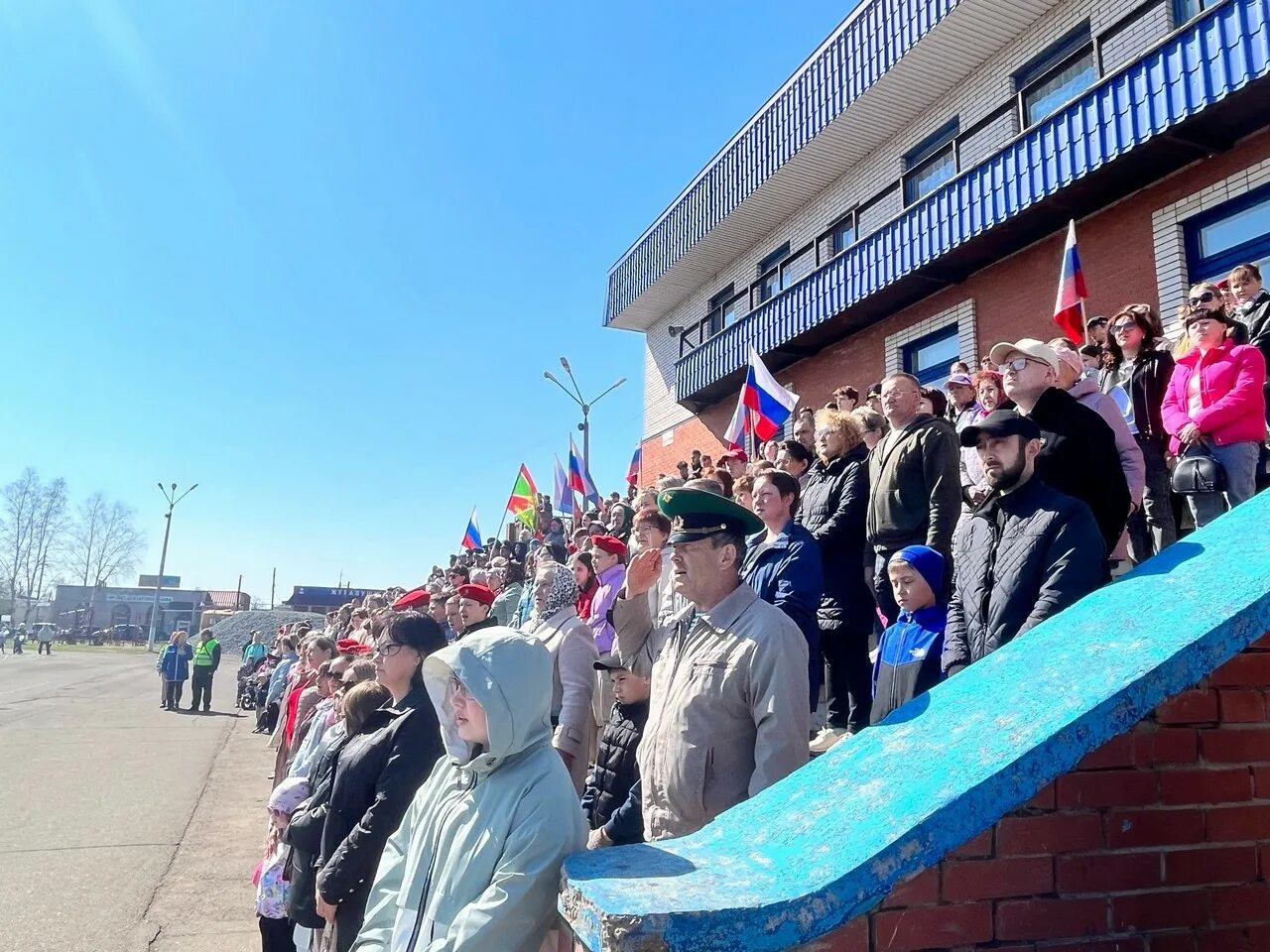 Митинг сво сценарий. Митинг. Балезино стадион. Балезино концерт митинг. Митинг в поддержку сво.