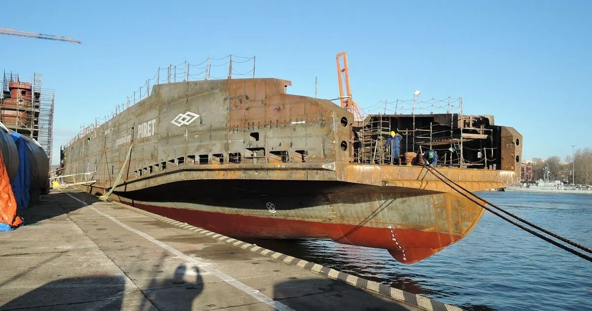 паромы для сахалина амурский судостроительный завод. голевская пристань. василий ощепков судно. амурский судостроительный завод комсомольск-на-амуре судна. строительство паром.