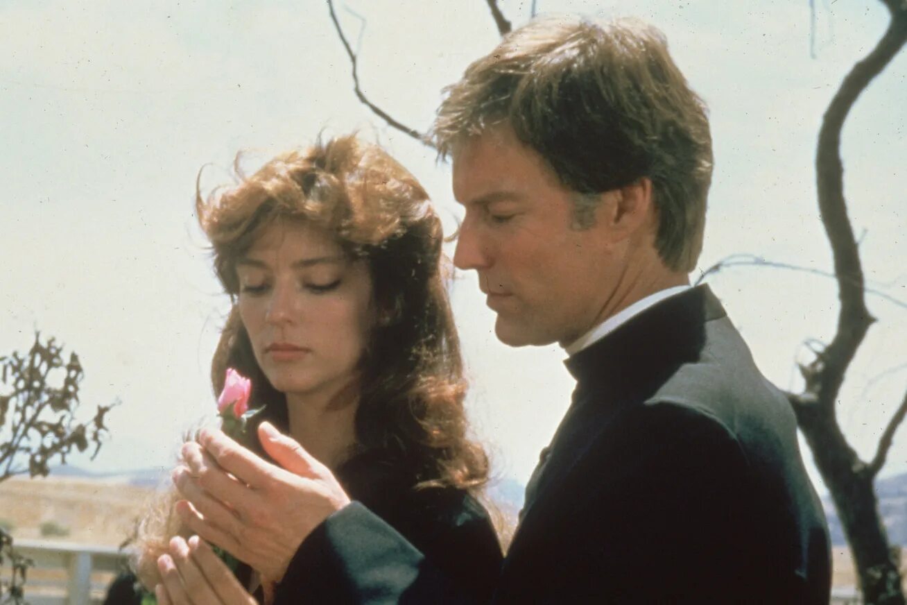 поющие в терновнике фильм 1983 постер. поющие в терновнике музыка. поющие в терновнике 1983 ричард чемберлен. поющие в терновнике фильм 1983. дрохеда поющие в терновнике.