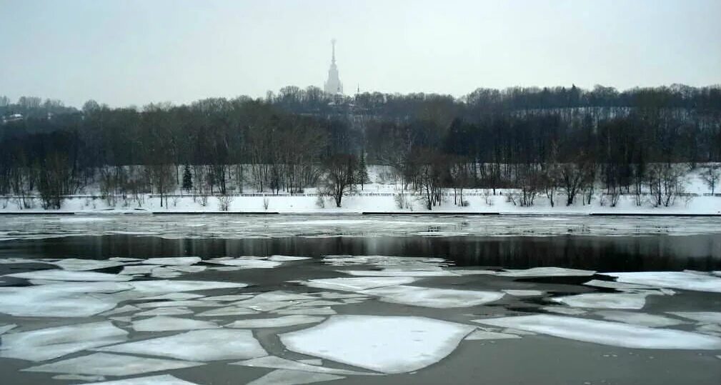 Ледоход на Абакане. Ледоход на Москве реке. Ледоход для детей. Весенний ледоход на реке. Ледоход в москве