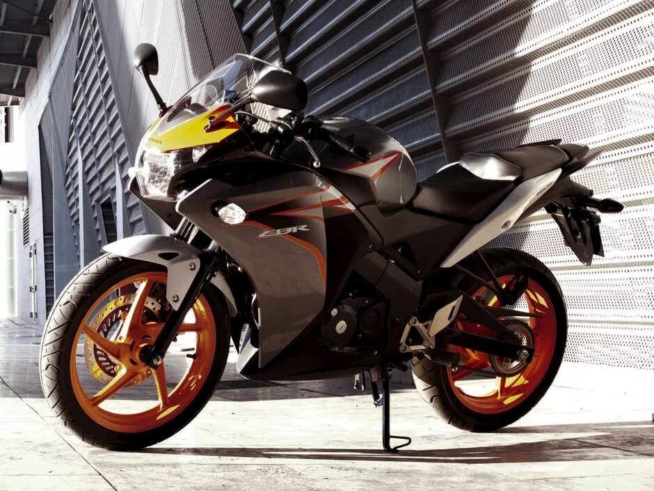 Спортбайки 125 кубов. Априлия 125 кубов. Спортбайки 125 кубов. Спортбайки 125 кубов. Спортбайк 125 кубов.