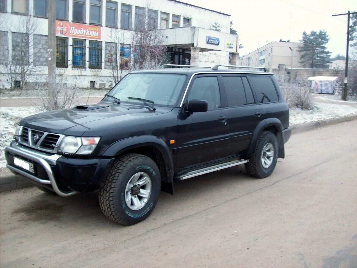 Куплю патрол б у. Патрол 2000. Nissan Patrol y61 2000. Ниссан патруль 2000г. Nissan Patrol 2000 года.