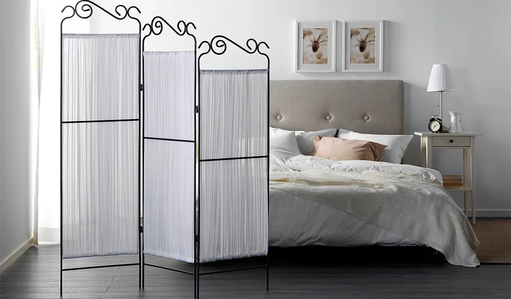 Wade Logan ® Bahman 69.5'' W x 70.25'' H 3 - Panel Glass Folding Room Divider Wa