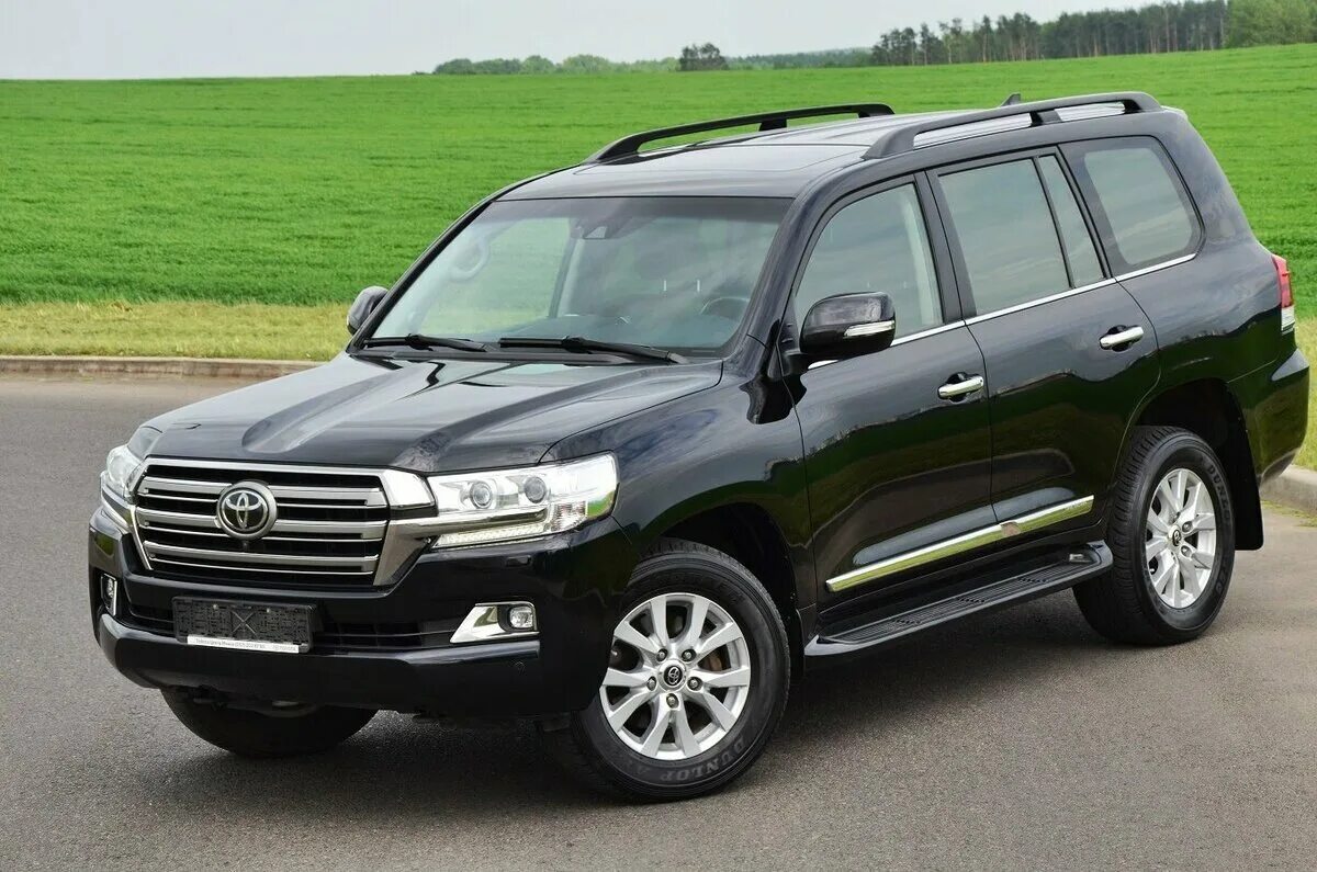 Купить лк 200. Land Cruiser 200. Тойота 200 ленд Крузер 200. Toyota Land Cruiser 200 2016. Toyota ленд Крузер 200 2016.