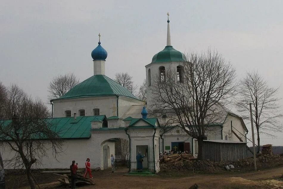 Свято введенский монастырь псковская область. Владимирец монастырь Псковская. Владимирец Свято Введенский монастырь. Свято-Введенский монастырь Островский район.