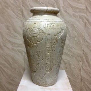 Египетская алебастровая ваза