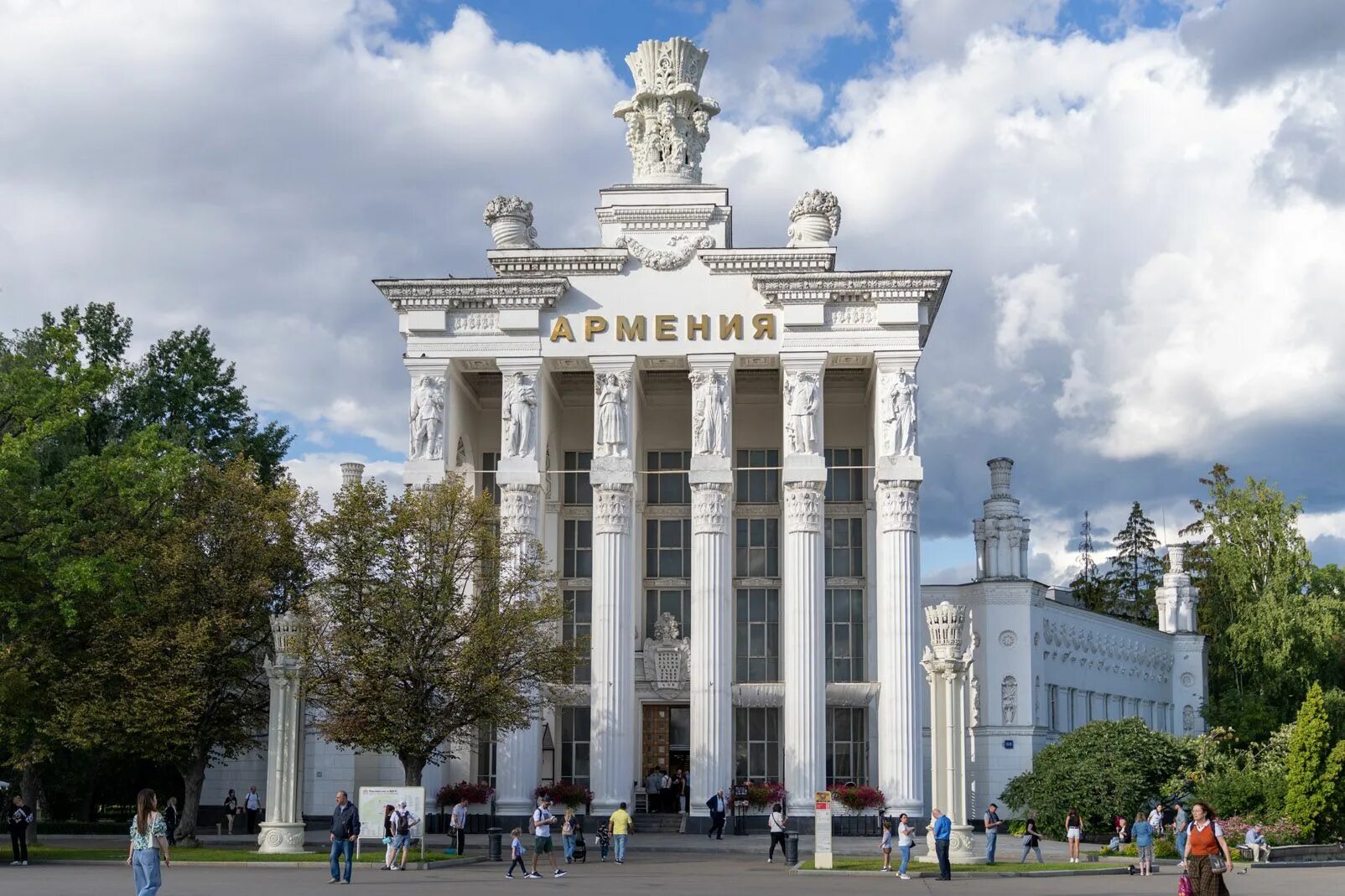 Национальные павильоны вднх. Вднх архитектура павильоны. Вднх беларусь. Национальные павильоны вднх. Вднх павильон узбекистан ротонда.
