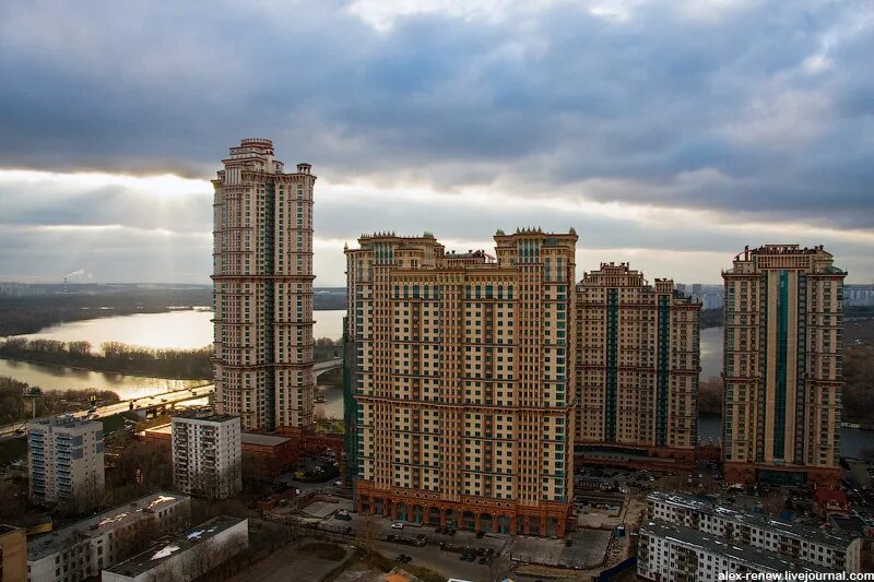 Алые паруса новороссийская ул 79 1 фото. Жк алые паруса москва. жк алые паруса владивосток.