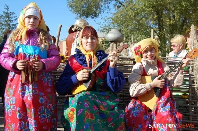 Рп5 питерка. Питерка школа. Питерка Саратовская область. ДШИ Питерка Саратовская область. Питерка село население.