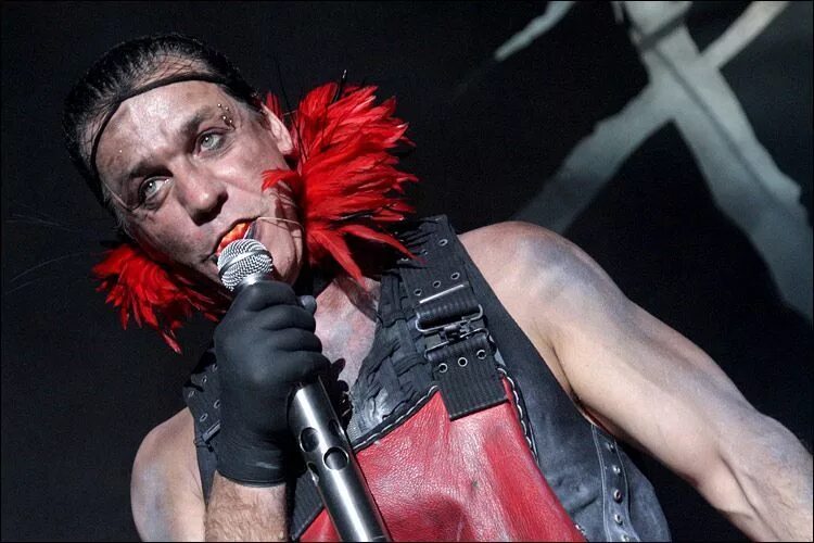 Группа рамштайн. Группа рамштайн москва. Концерт rammstein в москве. Раммштайн концерт 2022. Рамштайн оркестр москва.