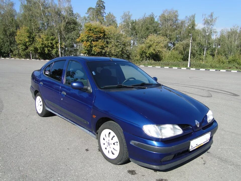 Рено Меган 1998. Renault Megane 1998. Рено Меган 1998 года.