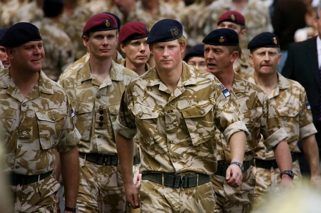 Бывший военный на английском. Полевая форма армии Великобритании.