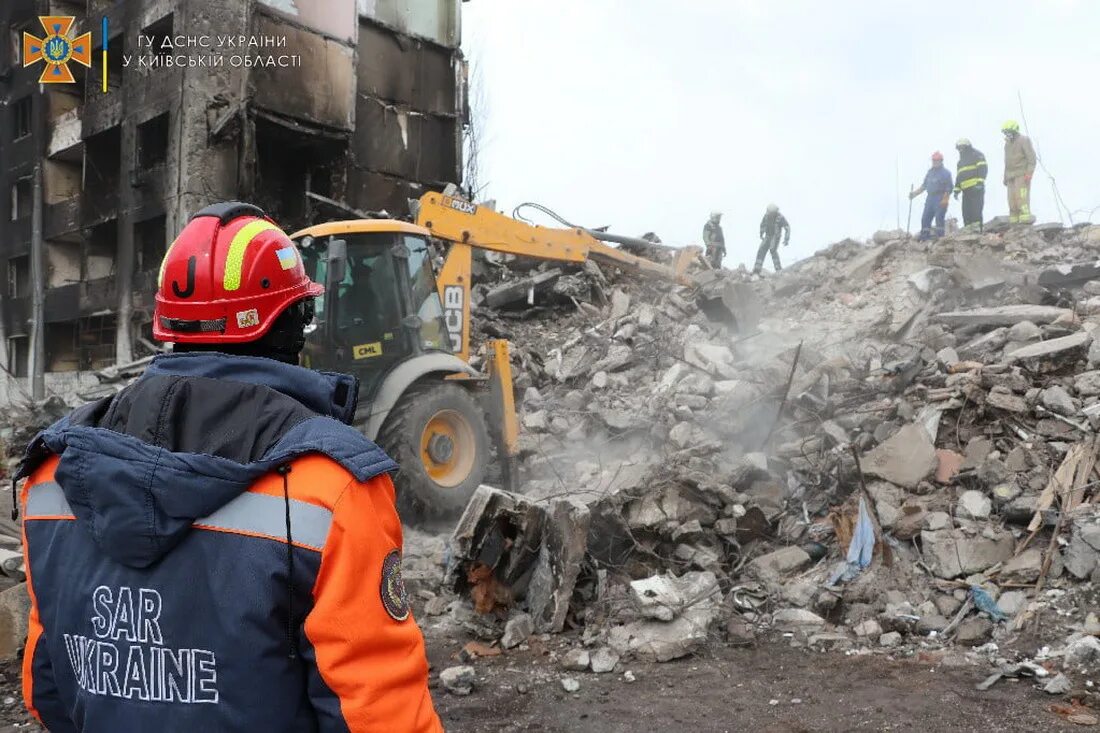 Спасатели разбирают завалы Украина. Разрушающий анализ