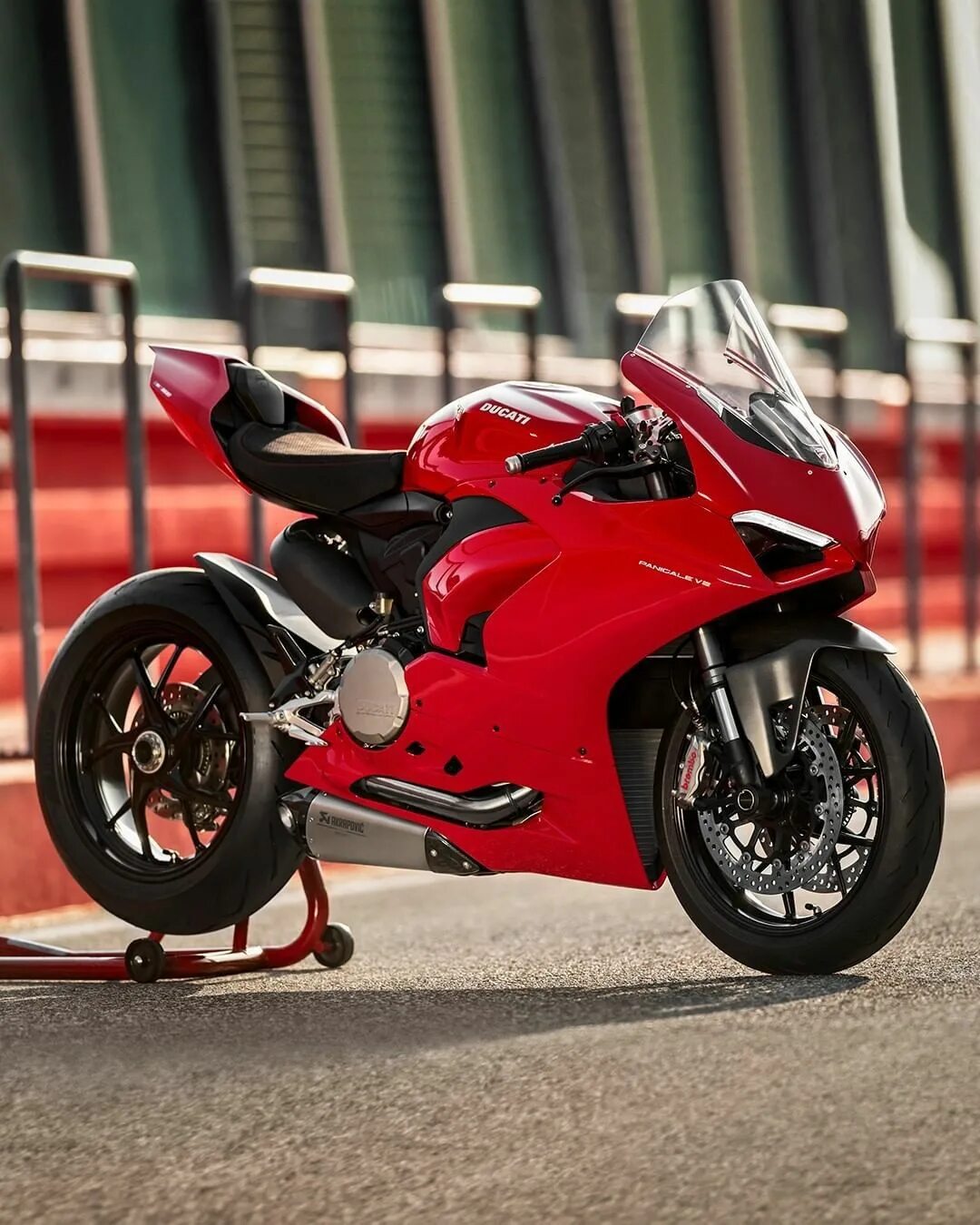 Мотоцикл Ducati Panigale v2. Мотоцикл Ducati Panigale v4 s. Дукати Панигале 2020. Дукати мотоцикл 2020.