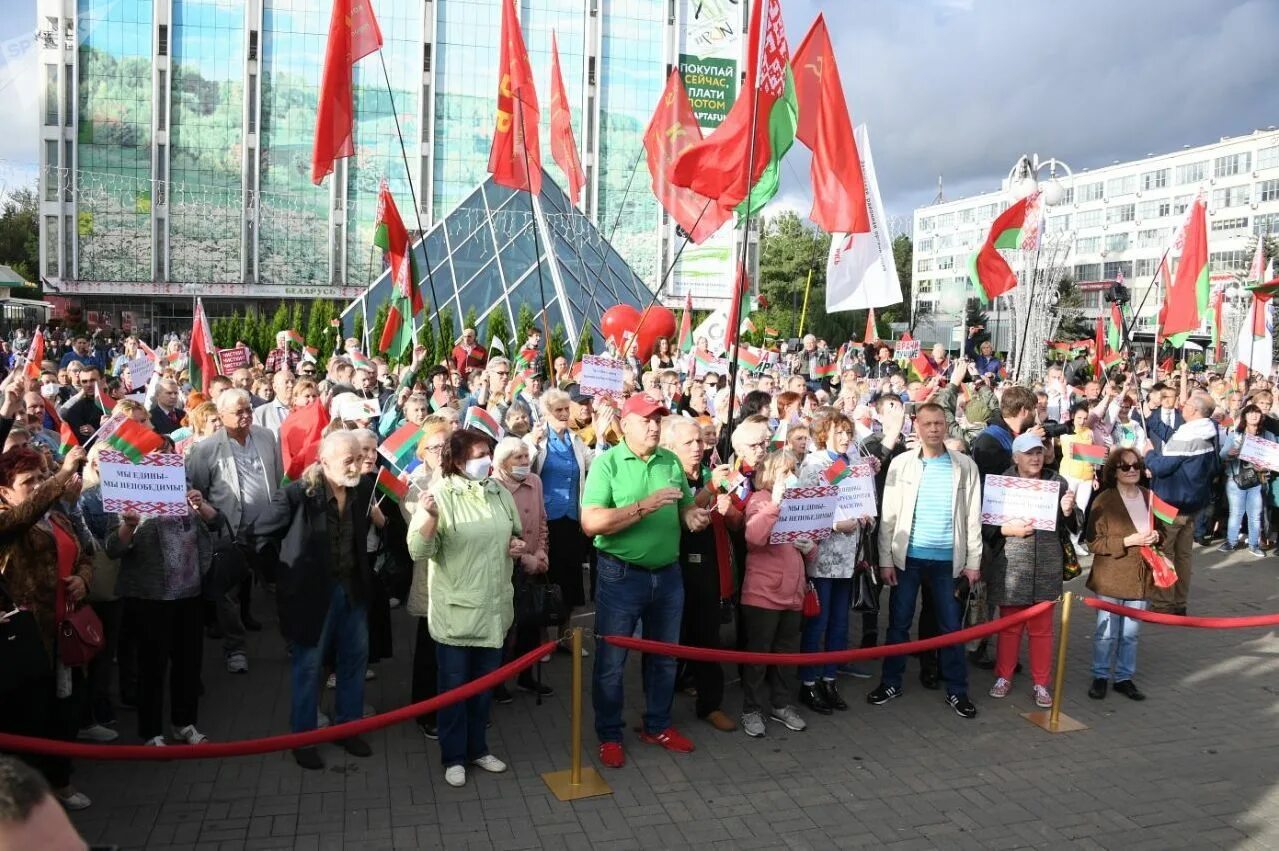 Новости беларуси ютуб. Минск митинг 2022. Митинг за Лукашенко в Минске. Лукашенко на митинге в Минске. Митинг за Лукашенко 2020.