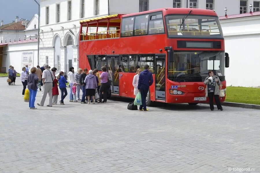 Экскурсия по уфе на двухэтажном автобусе. Двухэтажный автобус тюмень экскурсия. турист тобольск. экскурсии по ташкенту на двухэтажном автобусе. туристы в тюмени.