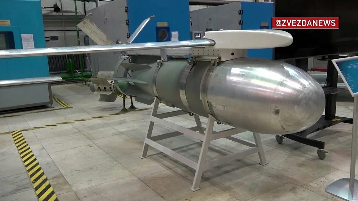 Фаб с умпк что это. Умпк фаб-1500. фаб-1500 м54. планирующая авиабомба фаб 1500. одаб-1500 с умпк.