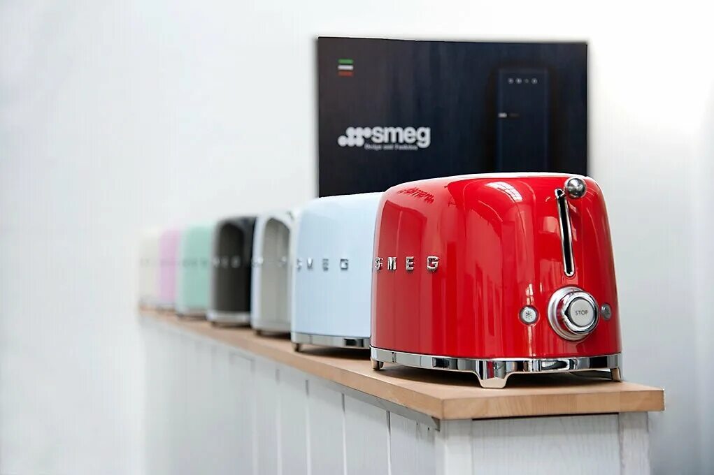 Тостер smeg купить. Тостер Smeg tsf01rdeu красный. Тостер Smeg tsf01 красный. Smeg тостер Smeg tsf01 красный. Тостер Smeg tsf01chmeu шампань.