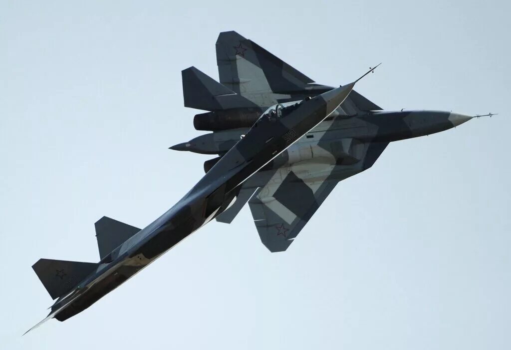 Истребители 5 го поколения. Истребитель пятого поколения (FGFA) Индия. Истребитель 5 поколения России т-50. Т 50 черный. Истребители 5 поколения России фото.