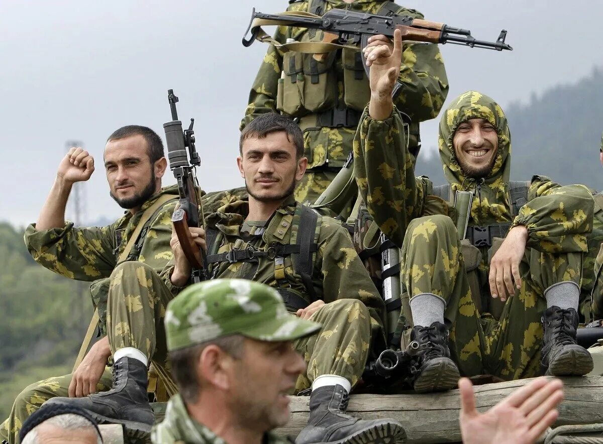 Чечня 1995 десантники. Русские солдаты в чечне. Войска чеченской республики. Чеченский спецназ кадырова. Чеченские войска.