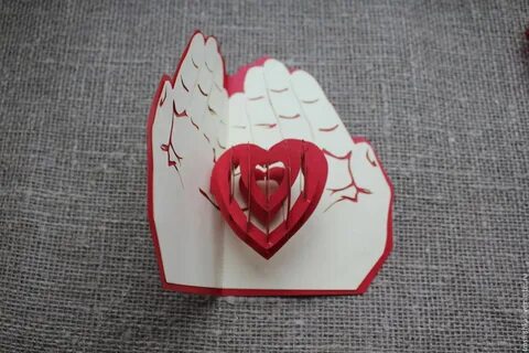 Открытка сердечко из рук