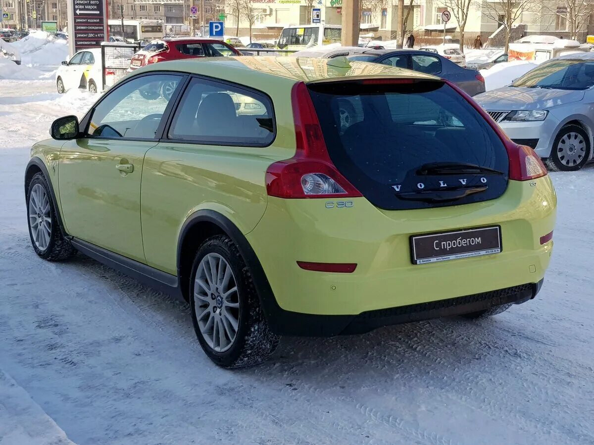 Volvo c30 Yellow. Volvo c30 2012. Volvo c30 Hatchback 2012. Вольво хэтчбек с 30. Продам хэтчбек