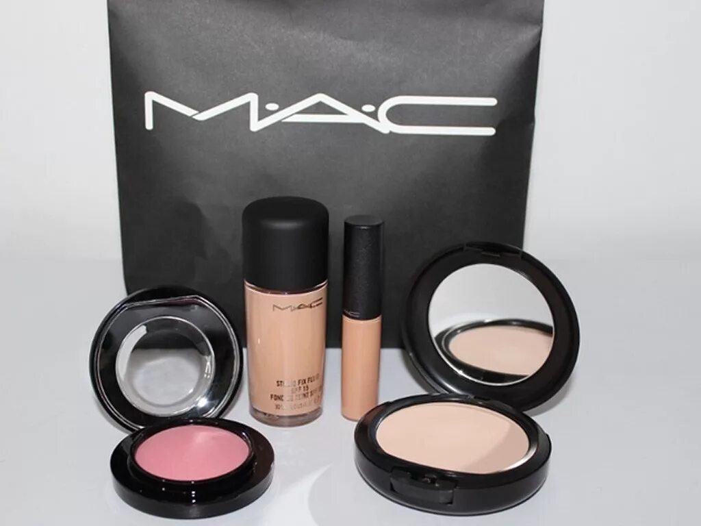 Косметика мак купить. Mac Cosmetics. Mac Prep+Prime пудра. M.A.C.косметика. Фирма косметики Мак.