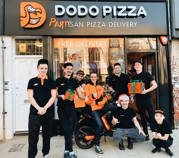 Коллектив пиццерии. Dodo pizza в Европе. Додо пицца в Словении. Додо в Германии. Додо каневская