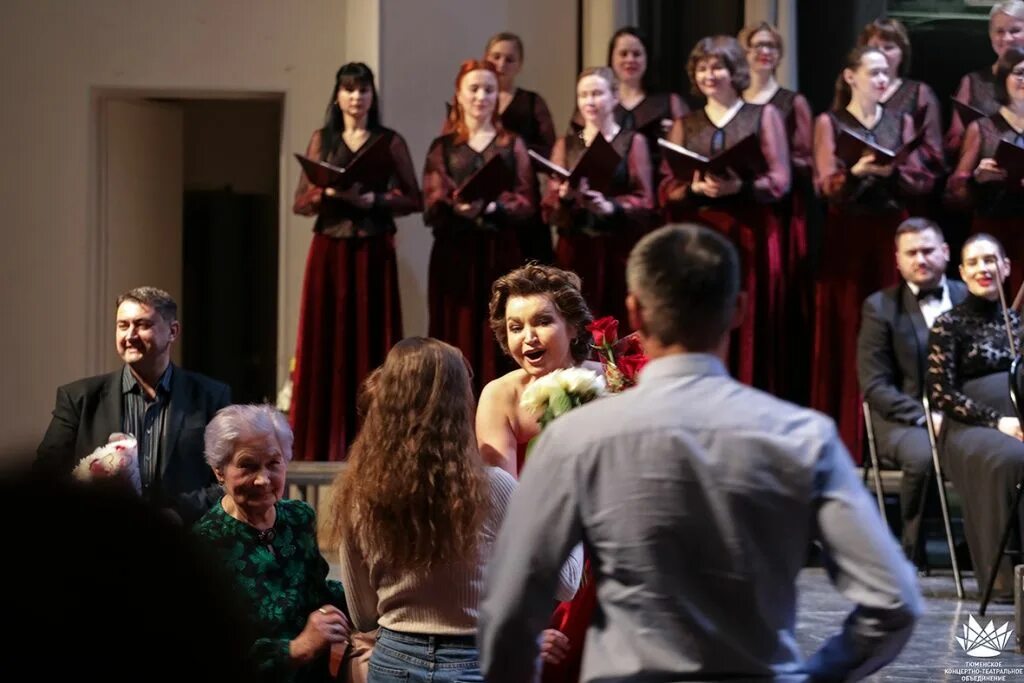 бенефис на сцене. бенефис на сцене. бенефис на сцене. спектакль деревня бенефис елец. эльвира саниевская тюмень.