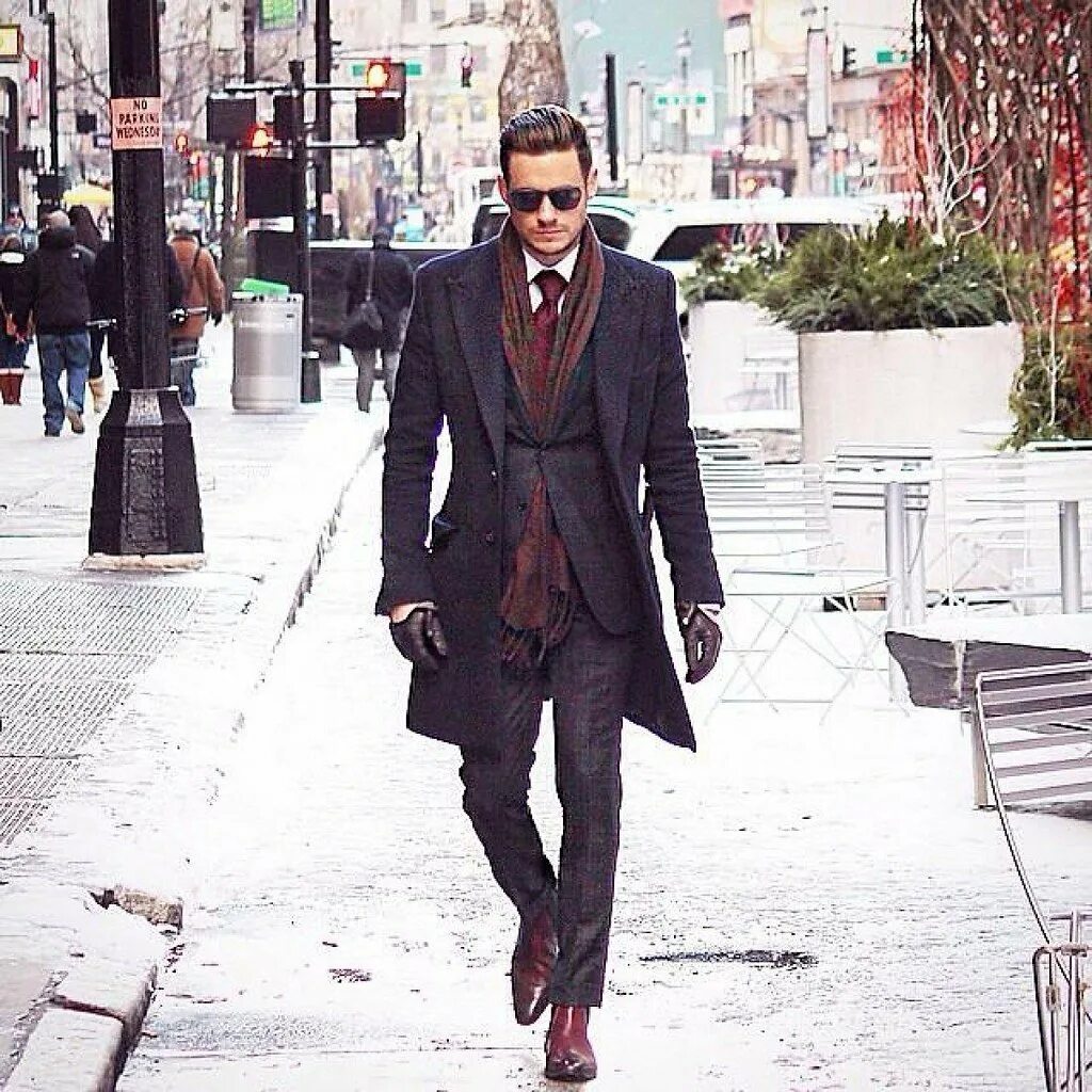 Леонардо ди каприо шагает. Девушка опаздывает. Стильный мужчина. Вальяжная походка. Леонардо ди каприо походка.