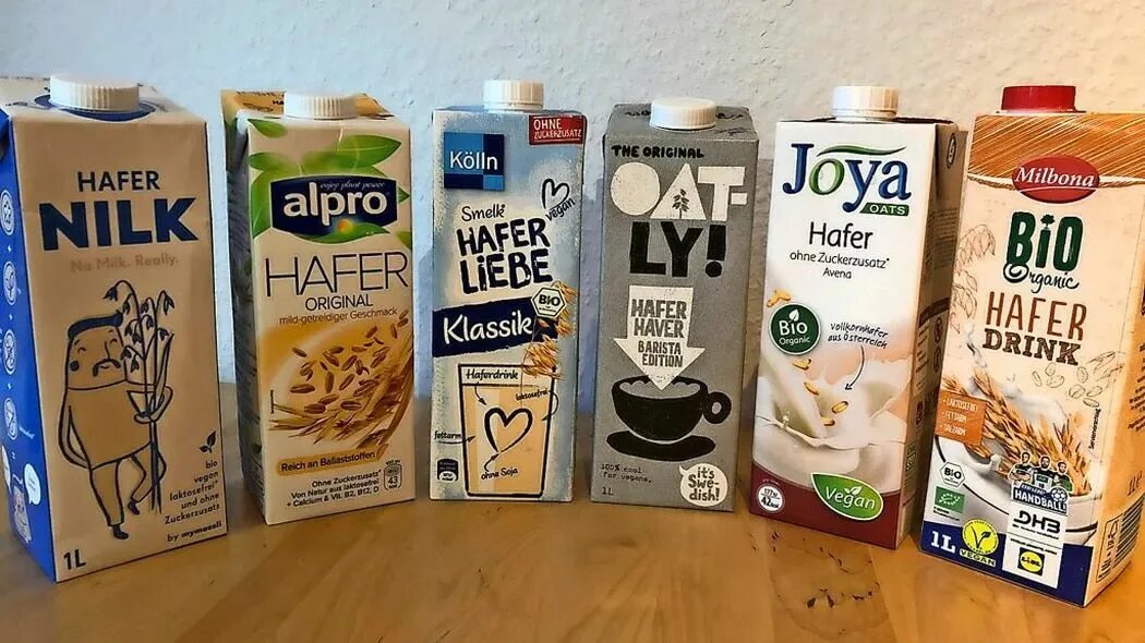 Alpro barista. Oatly вся линейка продукции. Альтернативное молоко Alpro Barista. Alpro реклама. Beleaf Hafermilch.