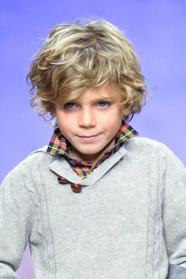 Стрижки для кучерявых мальчиков. Стрижки для мальчиков на кучерявые волосы. Короткая стрижка для мальчика с кудрявыми волосами. Стрижки для мальчиков на кудрявые волосы. Стрижка для мальчика на кудрявые волосы.