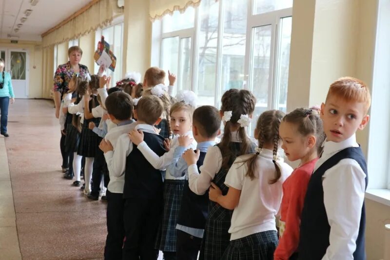 ученики в классе фото 2018 г. город фрязино школа номер 4. юные шаймуратовцы. фрязино школа номер 4. школа глория посвящение в ученики.
